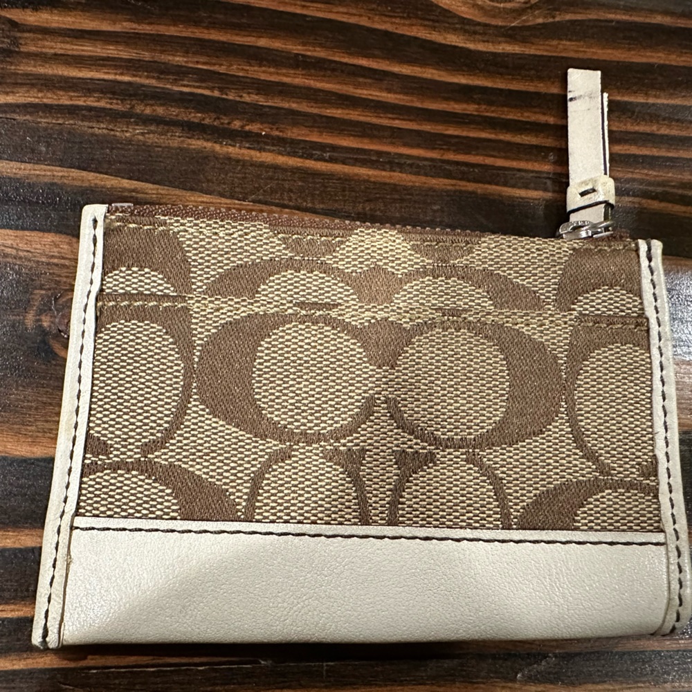 Authentic Coach Key Chain Card Holder - Picture 2 of 3